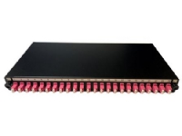 Fiber patchpanel 19 1HE, bestykket med: 24x LC duplex OM4 violet, 48x pigtails, 2x splidsekasette, 48x splidsesøm, farve: sort