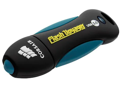 Corsair Flash Voyager 64GB Liten