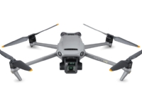 DJI Mavic 3 Cine Premium Combo Starter Kit - Drone - 46 min flytid - 8 km overføringsrekkevidde - 4K ved 120 fps - Grå